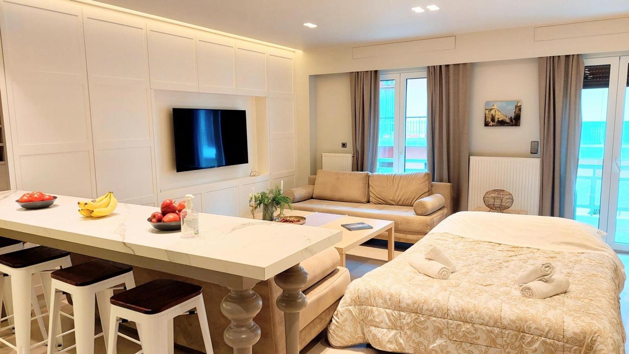 Luxurious Apartment In Acropolis Афіни Екстер'єр фото