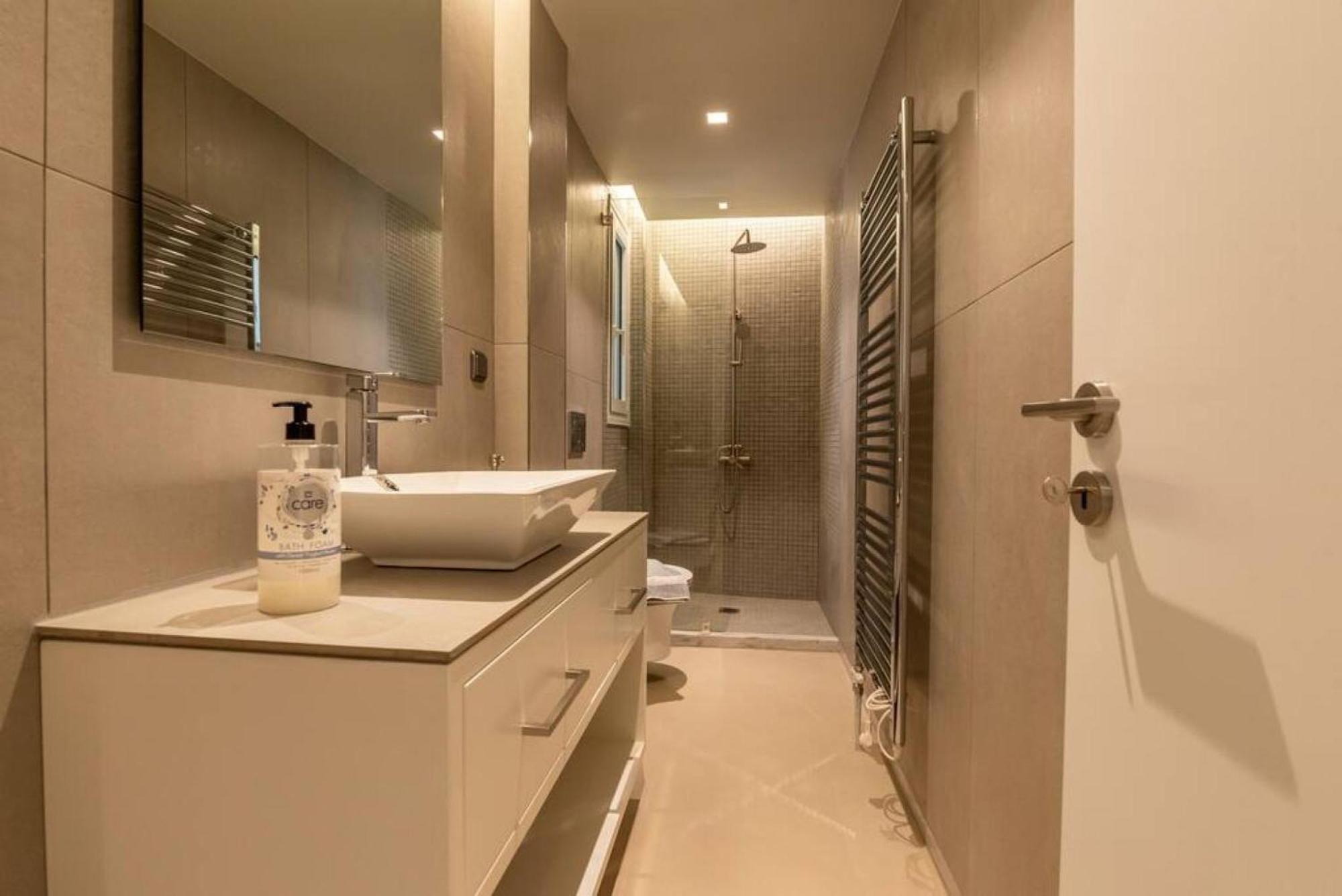 Luxurious Apartment In Acropolis Афіни Екстер'єр фото