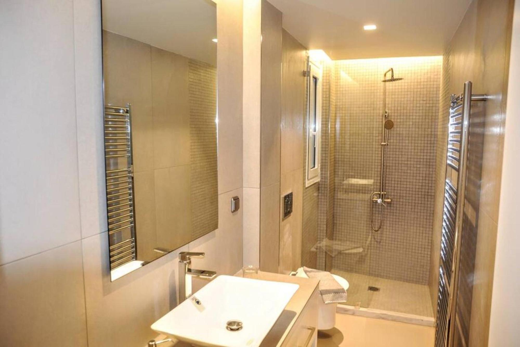 Luxurious Apartment In Acropolis Афіни Екстер'єр фото